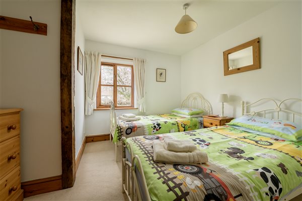 Twin bedroom